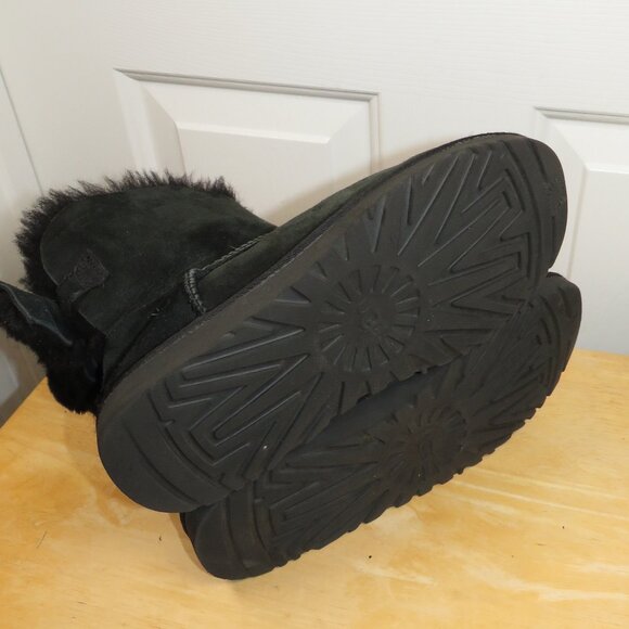 UGG Womens Fluff Back Bow Mini Boots S/N 1094967 Solid Black Size 8 - Picture 6 of 6